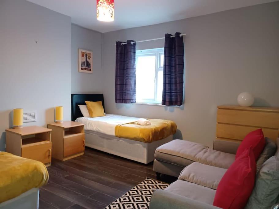 Apartment Luxury 3br House - Free Parking And Stunning Garden! *